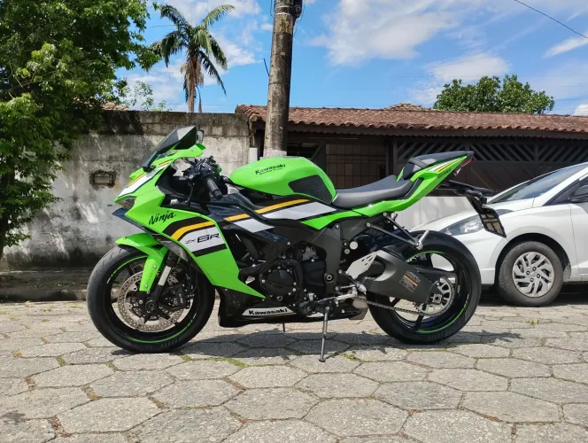 Kawasaki zx6r 636
