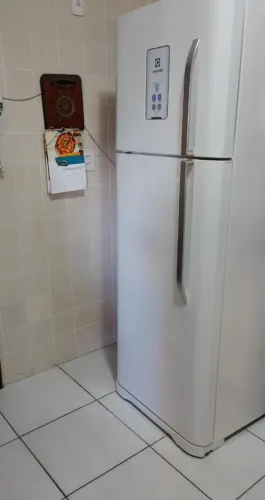 Geladeira duplex Frost Free com defeito 