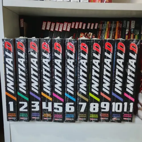 Pacote Mangá Ataque dos Titãs + Initial D ( 24 volumes )