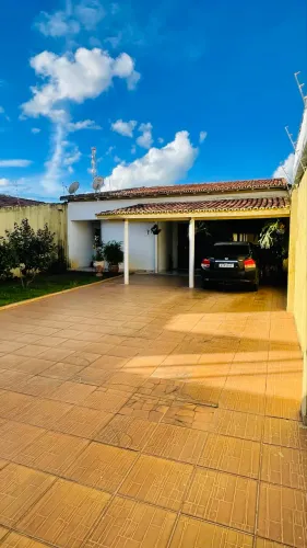 Casa a venda no centro de Porangatu