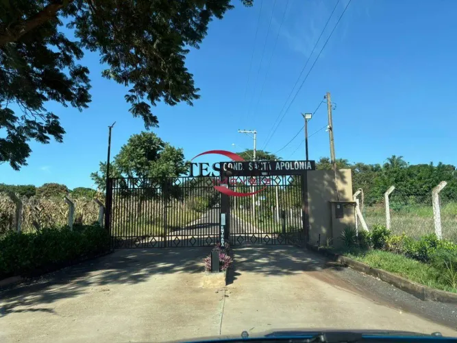 Chácara à venda sem estrada de terra, asfalto até a entrada da chácara.