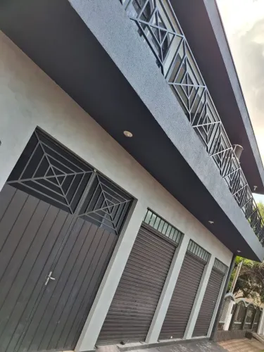 Vende-se Salão comercial com apartamento em cima, no Parque Avenida em Maringá
