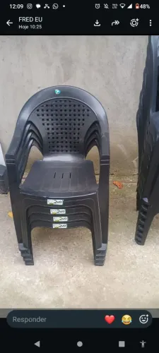 Cadeira de plastico