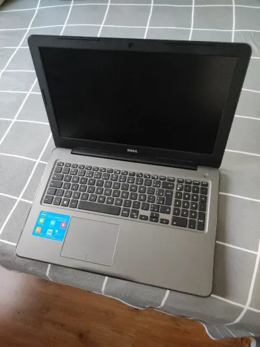 Dell i7 7a Geração (Dell i15-5567-A40C)