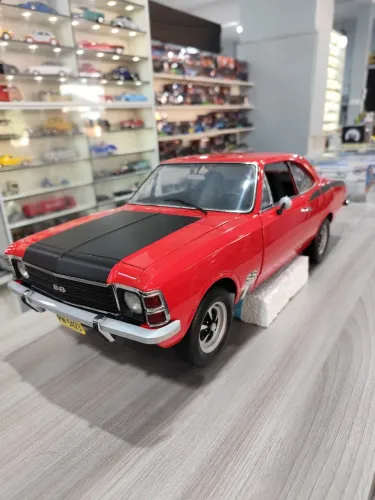 Opala SS 1976 Miniatura 1:8 Salvat Completo Montado Pintura Nova