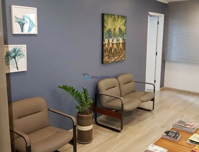 Sala Comercial à Venda na Bela Vista, com 104m², com 4 salas e 1 sala de espera.