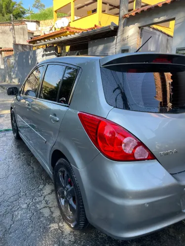 Nissan Tiida SL 1.8/1.8 Flex 16V Mec. 2012