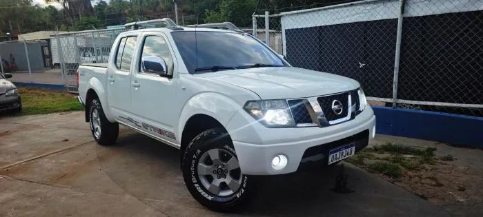 Nissan Frontier LE CD 4X4 2.5 TB Diesel Aut. 2012