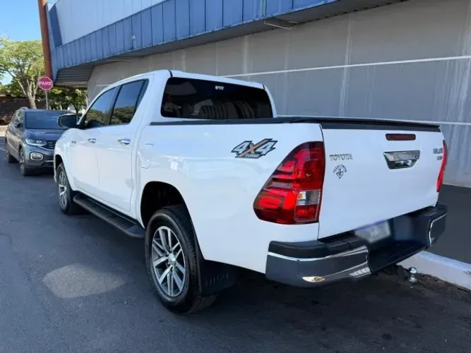 Toyota Hilux CD SRV 4X4 2.8 TDI Diesel Aut. 2020