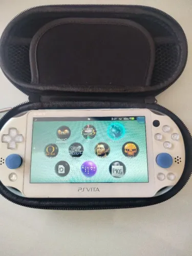 VENDO PSVITA SLIM BRANCO DESBLOQUEADO LEIA ANÚNCIO