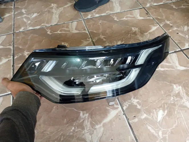Farol Esquerdo Land Rover New Discovery 5 2020 2021 (Hy32-13W030-EC)