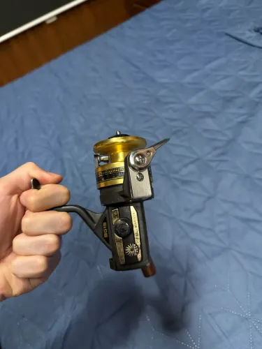 Molinete Daiwa BG 15 Black Gold