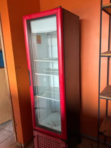 Freezer expositor vertical, funcionando perfeitamente otimo estado 