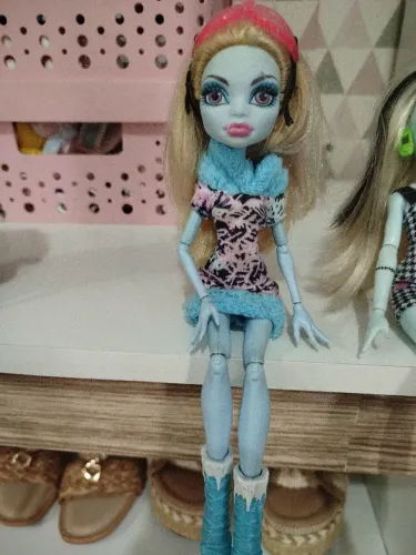 Bonecas Monsters 100,00 cada