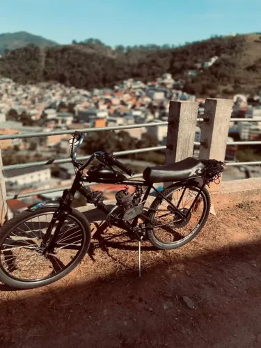 Bike motorizada 85 cc com embreagem, pra pegar e andar. Está 0, com aro vmax traseiro.