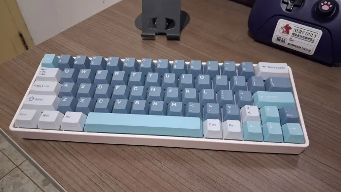 Teclado Epomaker EP64