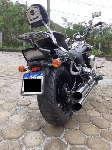 Suzuki Boulevard M800