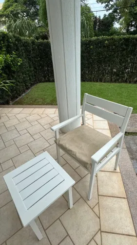 Cadeira de jardim/varanda com mesinha (madeira)