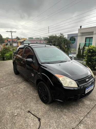 Ford Fiesta Sedan 1.0 8V Flex 4P 2009