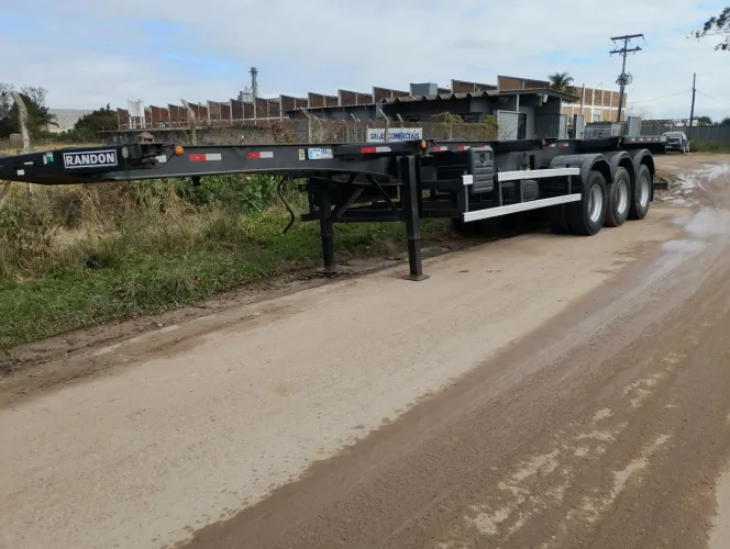 Bug porta container 12 pinos Scania g420 2010