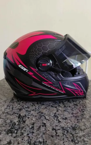 Capacete em otimo estado de conservação!