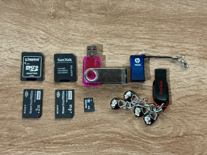 Kit armazenamento (pendrive e cartão de memória)