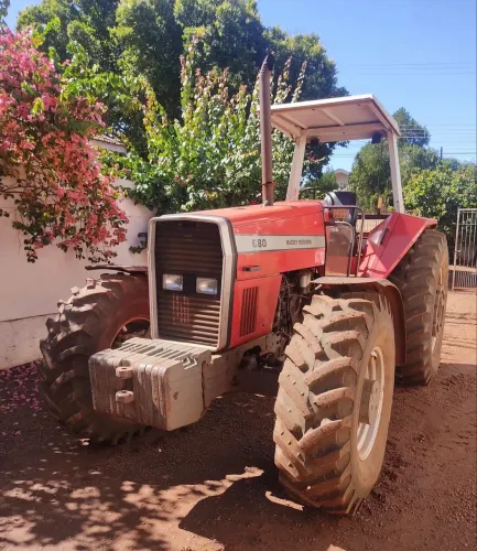 Trator Massey Fergunson 680 - Entrada de 10%
