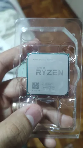 AMD Ryzen 2200G