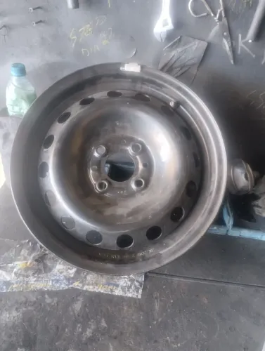 1 roda aro14 Fiat semi nova 