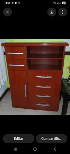 Cômoda marrom em perfeito estado