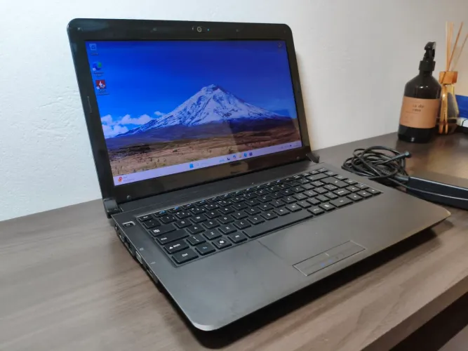 Notebook positivo Intel core i7 - 8GB RAM - 128GB SSD + 500GB HD - Tela de 14 polegadas