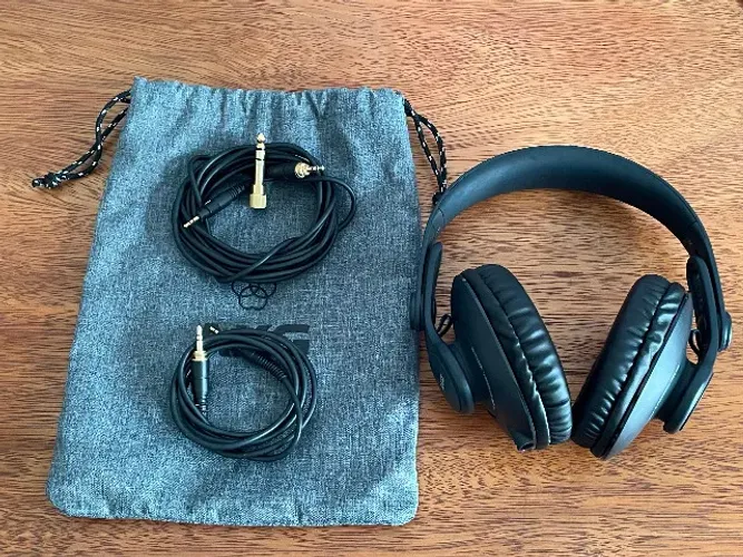 Fone de Ouvido AKG Profissional K361