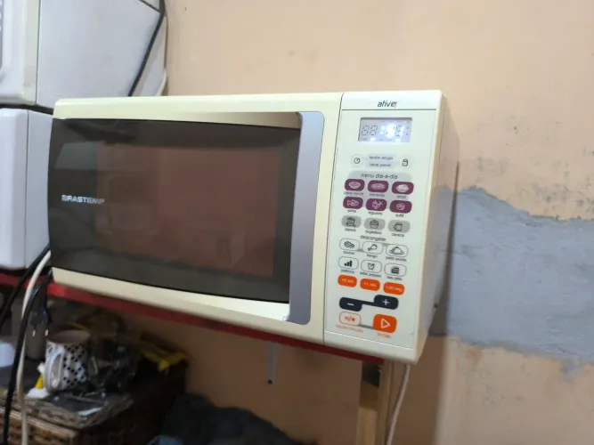 Microondas Brastemp 25 litros garantia de 90 dias 