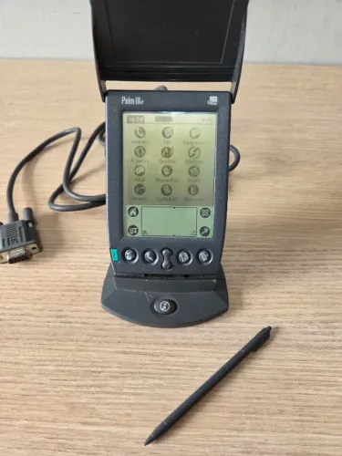 Antigo Palm IIIe 3e com base - em funcionamento