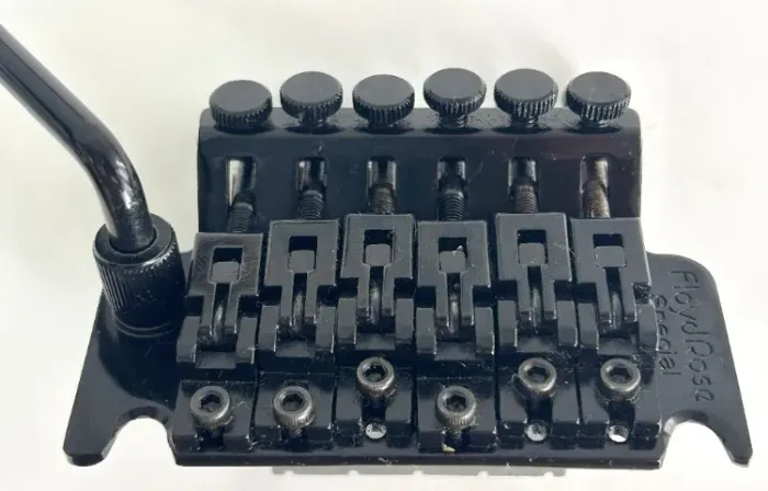 Sistema de tremolo Floyd Rose Special para guitarra, preto.