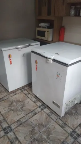 2 freezer semi novo perfeitos