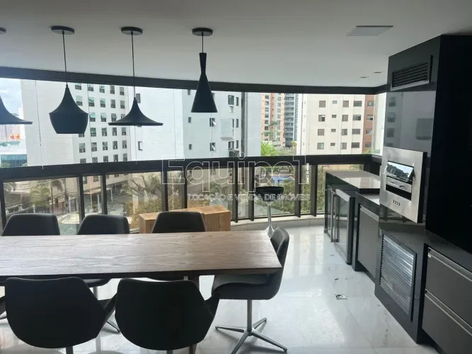 Apartamento com 4 Quartos e 4 banheiros para Alugar, 280 m² por R$ 30.000/Mês