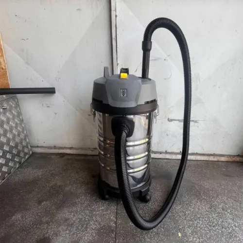 Aspirador de Pó e Líquidos Kärcher 30 Litros 1600W
