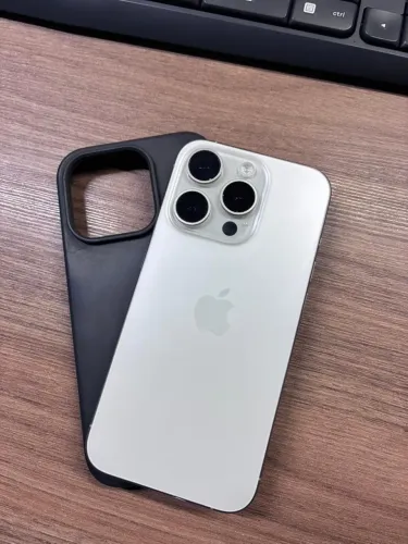 iPhone 15 Pro 256GB Titanium Branco