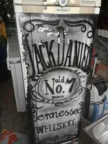 Vendo tudo por $7.500./duas estufa/1 exaustor /1 geladeira grande/1geladeira pequenas/