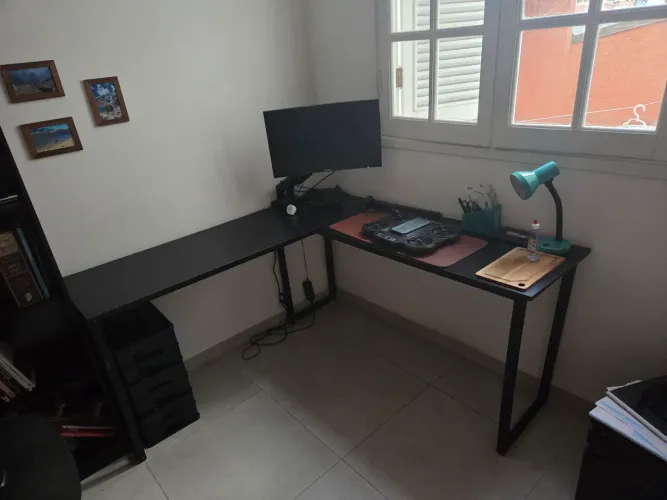 Mesa de escritório em L