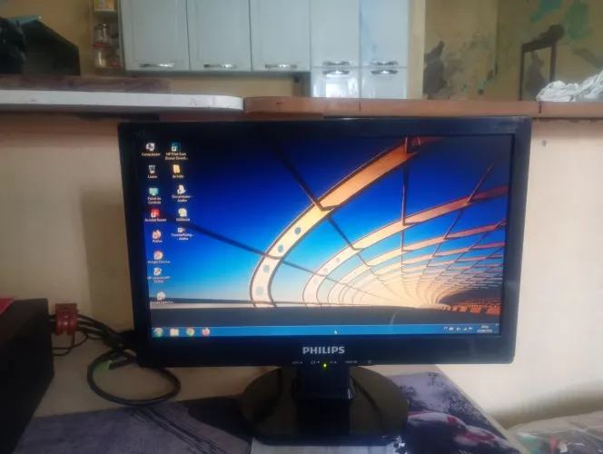 Philips 160E 16 polegadas
