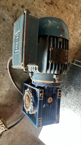 Motor WEG 3/4CV com Redutor e Chave Reversora