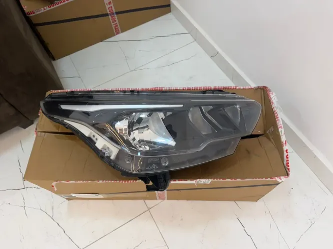 Farol Fiat Argo 2018 a 2025