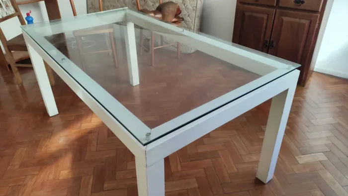 Mesa de Madeira com Tampo de vidro (usado - muito bem conservada) Tok Stock