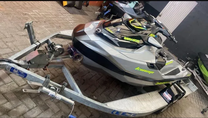 JETSKI SEADO 300 GTX