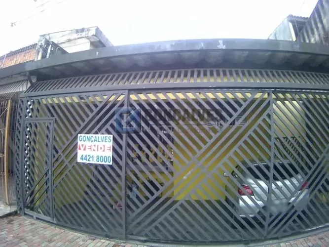 Casa à venda em Parque Capuava, Santo André  2 quartos, quintal e churrasqueira