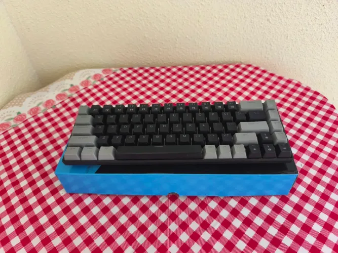 Teclado Mecânico MageGee MK-Box 68% | Switch Vermelho | LED | USB-C