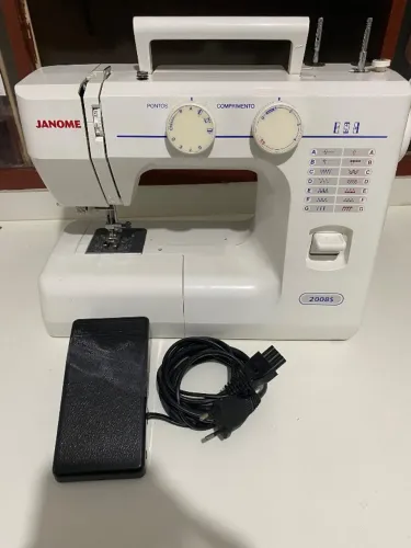 Máquina de costura JANOME