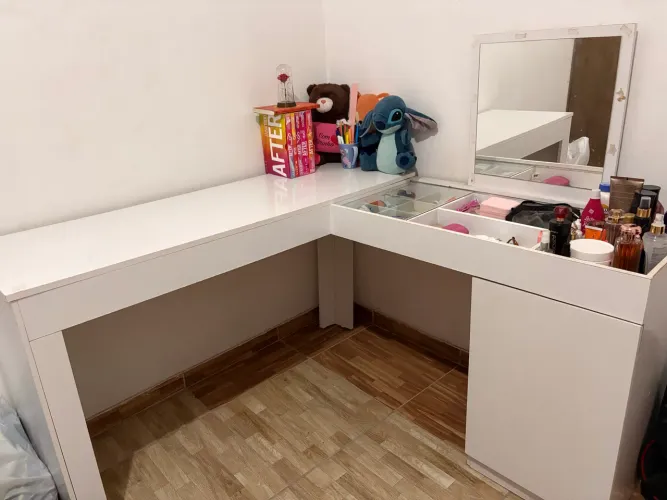 Penteadeira escrivaninha em ótimo estado